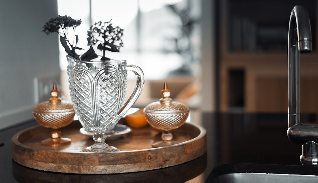 "Stylish and Functional Kitchen Decor: Tips for Accessorizing and Personalizing Your Space"